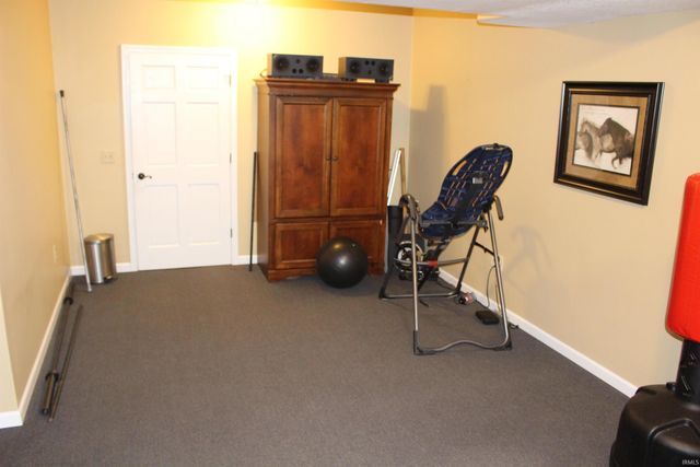 1027 Blackthorn Cove, Fort Wayne, IN 46804