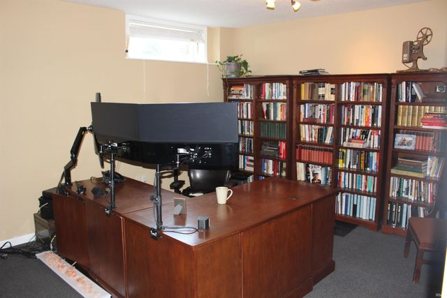 1027 Blackthorn Cove, Fort Wayne, IN 46804