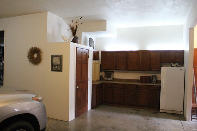 1027 Blackthorn Cove, Fort Wayne, IN 46804