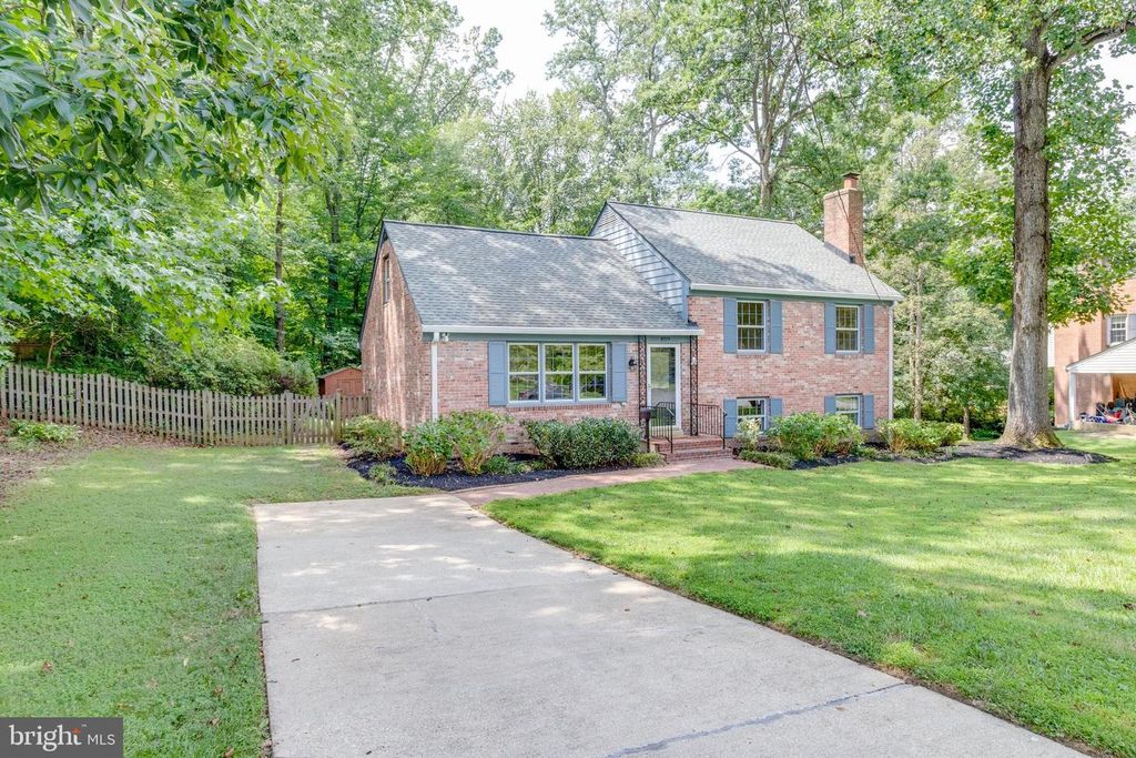 8929 STARK RD, Annandale, VA 22003