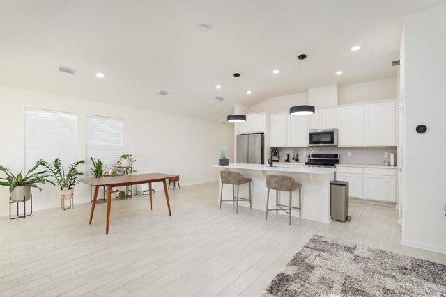 28 Peace River Rd, St Johns, FL 32259