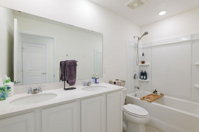 28 Peace River Rd, St Johns, FL 32259