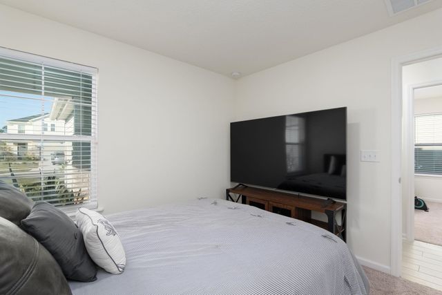 28 Peace River Rd, St Johns, FL 32259