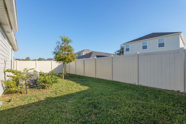 28 Peace River Rd, St Johns, FL 32259