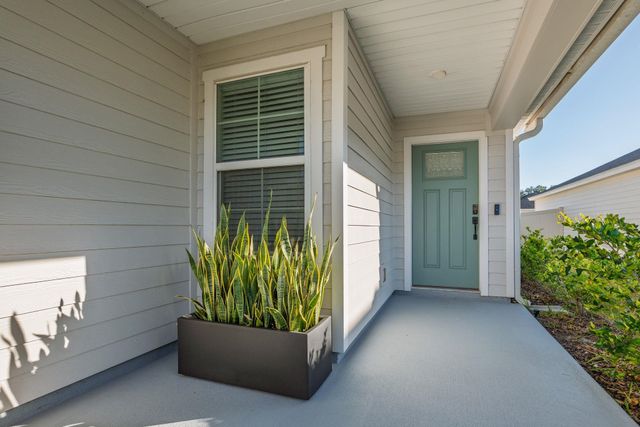 28 Peace River Rd, St Johns, FL 32259