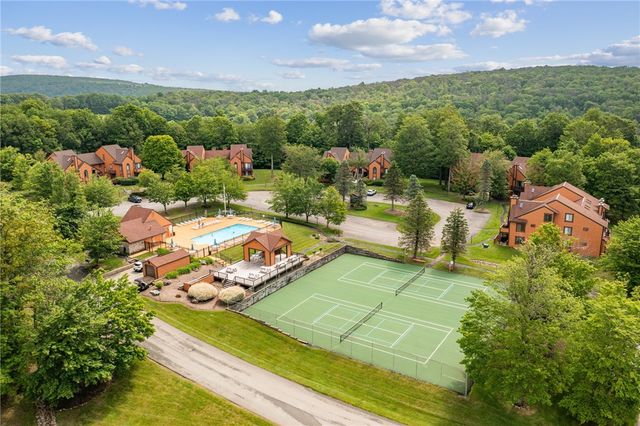 60 Swiss Mountain Drive, Seven Springs Resort, PA 15622