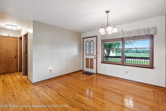 201 N Chester Road, Charlotte, MI 48813