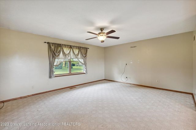 201 N Chester Road, Charlotte, MI 48813