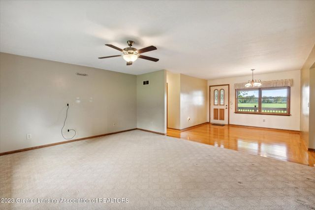 201 N Chester Road, Charlotte, MI 48813