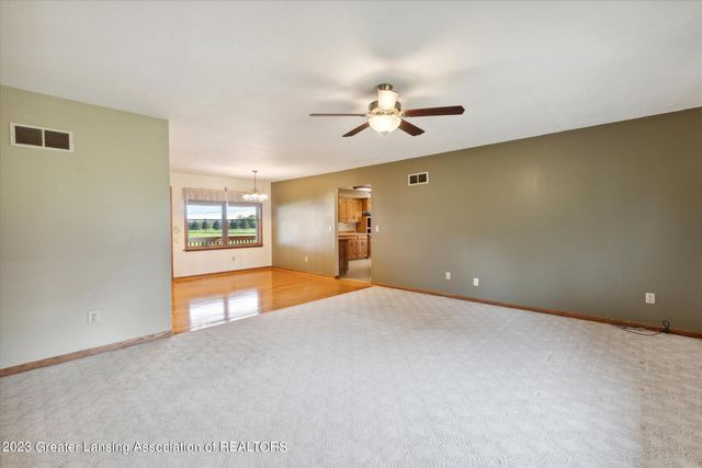 201 N Chester Road, Charlotte, MI 48813