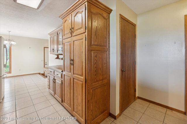 201 N Chester Road, Charlotte, MI 48813