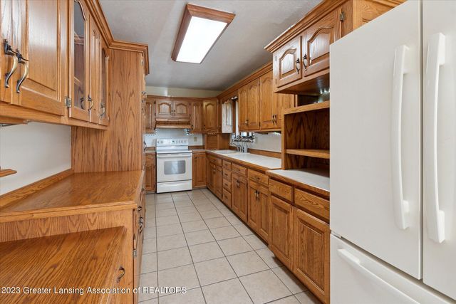 201 N Chester Road, Charlotte, MI 48813