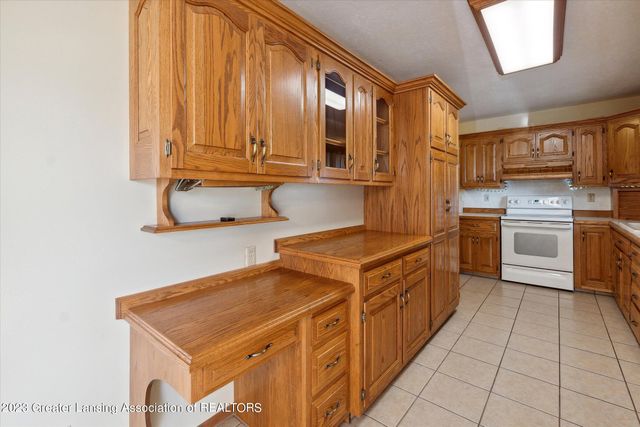201 N Chester Road, Charlotte, MI 48813