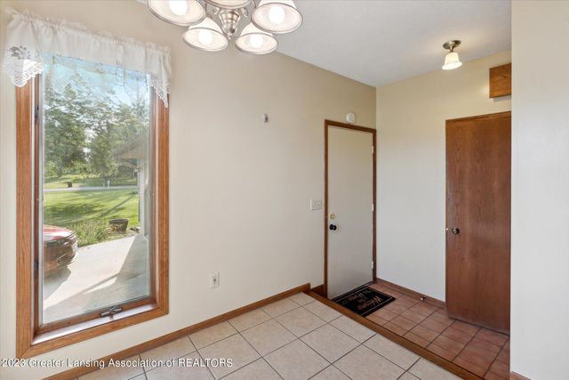 201 N Chester Road, Charlotte, MI 48813