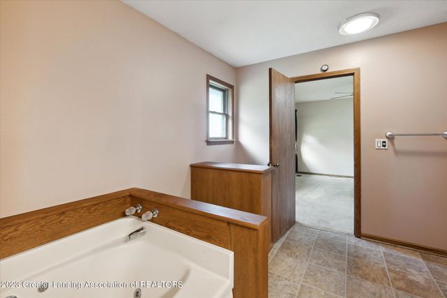 201 N Chester Road, Charlotte, MI 48813