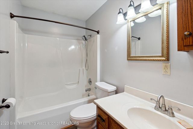 201 N Chester Road, Charlotte, MI 48813