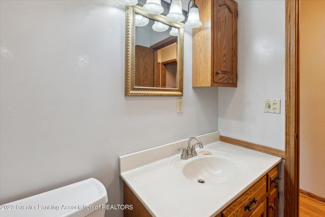 201 N Chester Road, Charlotte, MI 48813