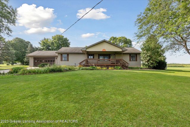 201 N Chester Road, Charlotte, MI 48813