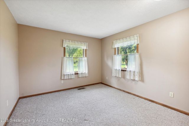 201 N Chester Road, Charlotte, MI 48813
