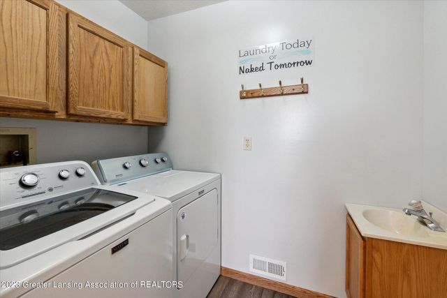201 N Chester Road, Charlotte, MI 48813