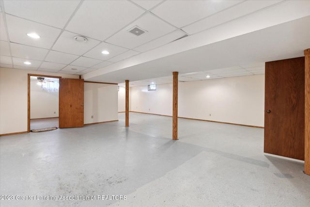 201 N Chester Road, Charlotte, MI 48813