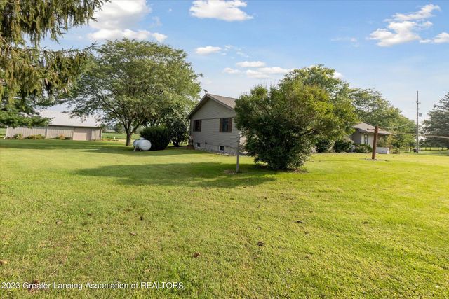 201 N Chester Road, Charlotte, MI 48813