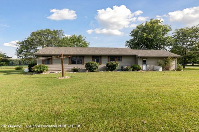 201 N Chester Road, Charlotte, MI 48813