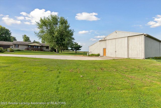201 N Chester Road, Charlotte, MI 48813