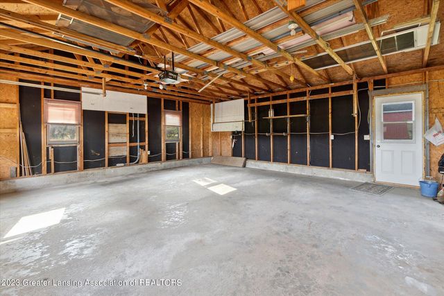201 N Chester Road, Charlotte, MI 48813