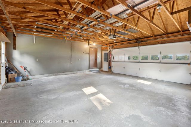 201 N Chester Road, Charlotte, MI 48813