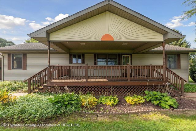 201 N Chester Road, Charlotte, MI 48813