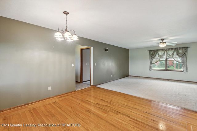 201 N Chester Road, Charlotte, MI 48813