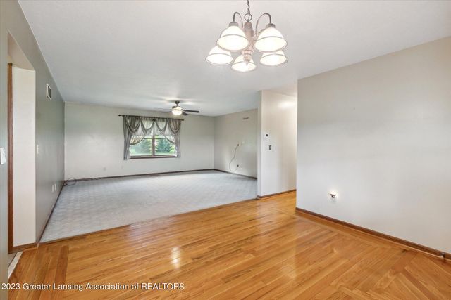 201 N Chester Road, Charlotte, MI 48813