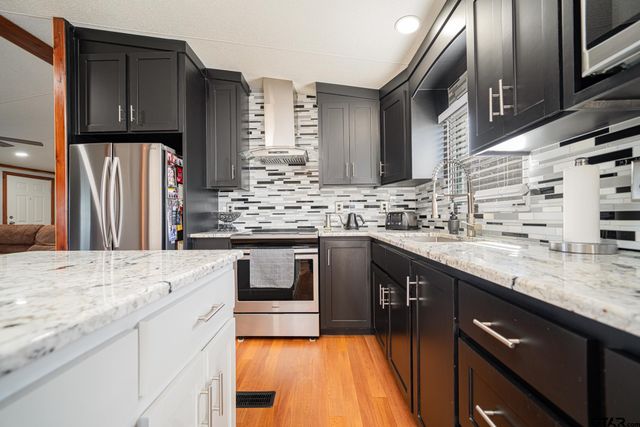 1322 Red Bud Cir, Bullard, TX 75757