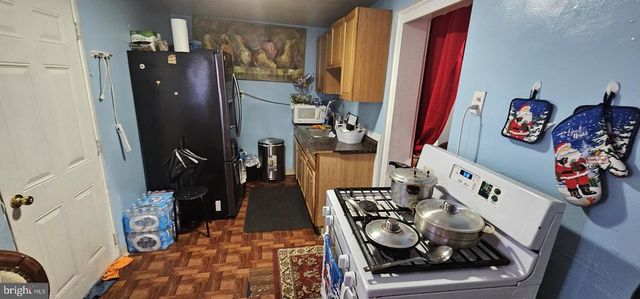 421 W MARSHALL ST, Norristown, PA 19401