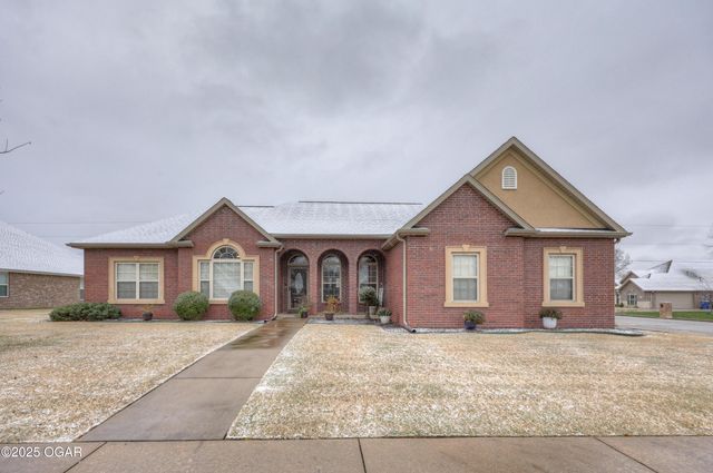 1026 Chesterfield Drive, Webb City, MO 64870