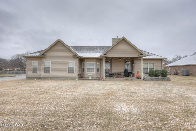 1026 Chesterfield Drive, Webb City, MO 64870