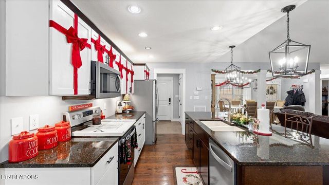 967 Dumplin Valley Rd, Jefferson City, TN 37760