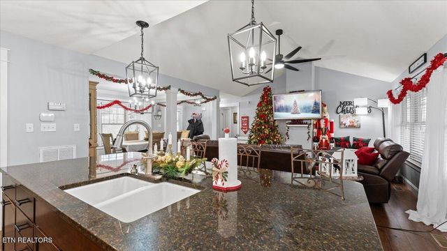 967 Dumplin Valley Rd, Jefferson City, TN 37760