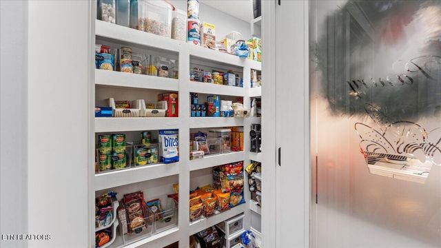 967 Dumplin Valley Rd, Jefferson City, TN 37760