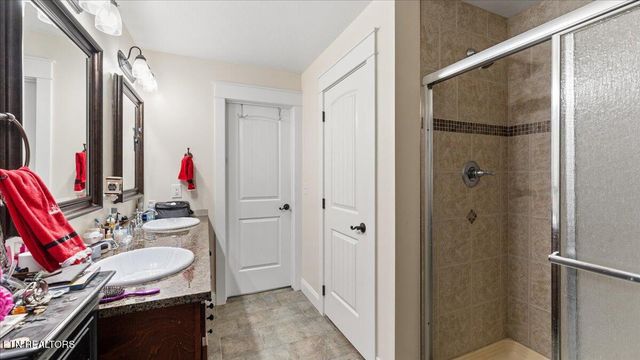 967 Dumplin Valley Rd, Jefferson City, TN 37760