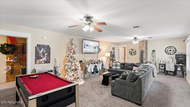 967 Dumplin Valley Rd, Jefferson City, TN 37760