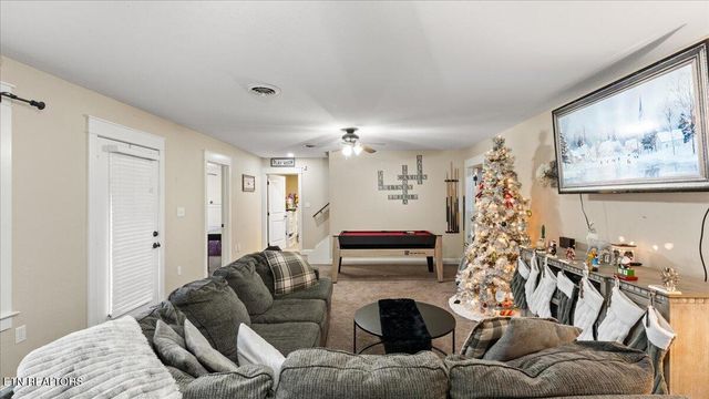 967 Dumplin Valley Rd, Jefferson City, TN 37760