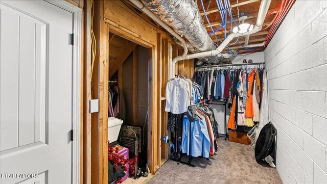 967 Dumplin Valley Rd, Jefferson City, TN 37760