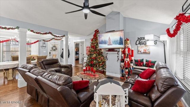 967 Dumplin Valley Rd, Jefferson City, TN 37760