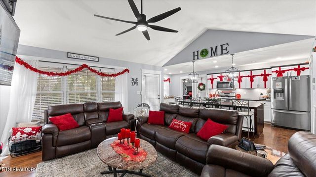 967 Dumplin Valley Rd, Jefferson City, TN 37760