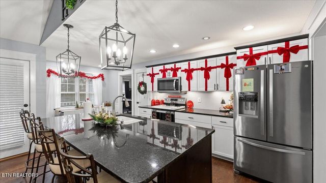 967 Dumplin Valley Rd, Jefferson City, TN 37760