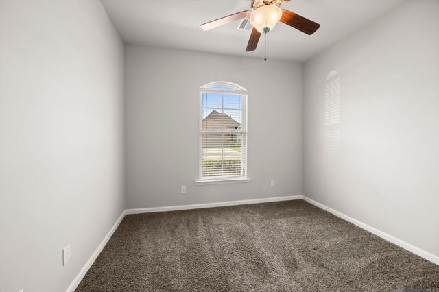 1415 Meridian Dr, Baton Rouge, LA 70820