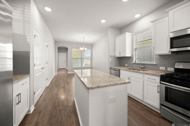 1415 Meridian Dr, Baton Rouge, LA 70820