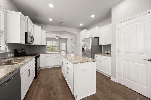 1415 Meridian Dr, Baton Rouge, LA 70820